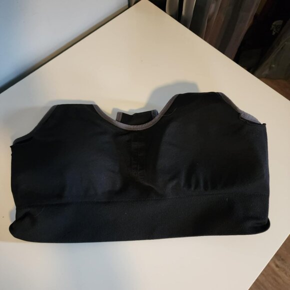 EUC Soft Sports Bra with removable pads - Picture 2 of 5